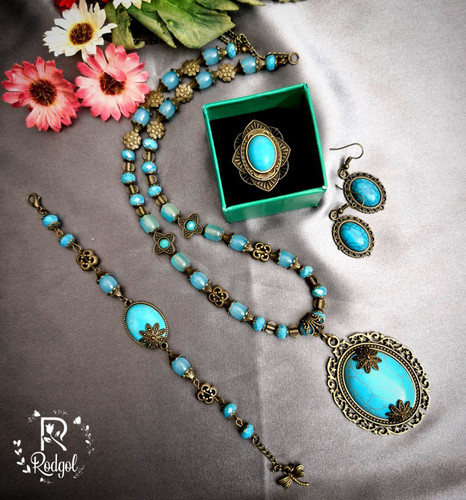 سرویس فیروزه ای خاص و زیبا که با فیروزه صنعتی و سنگ مصنوعی ساخته شده