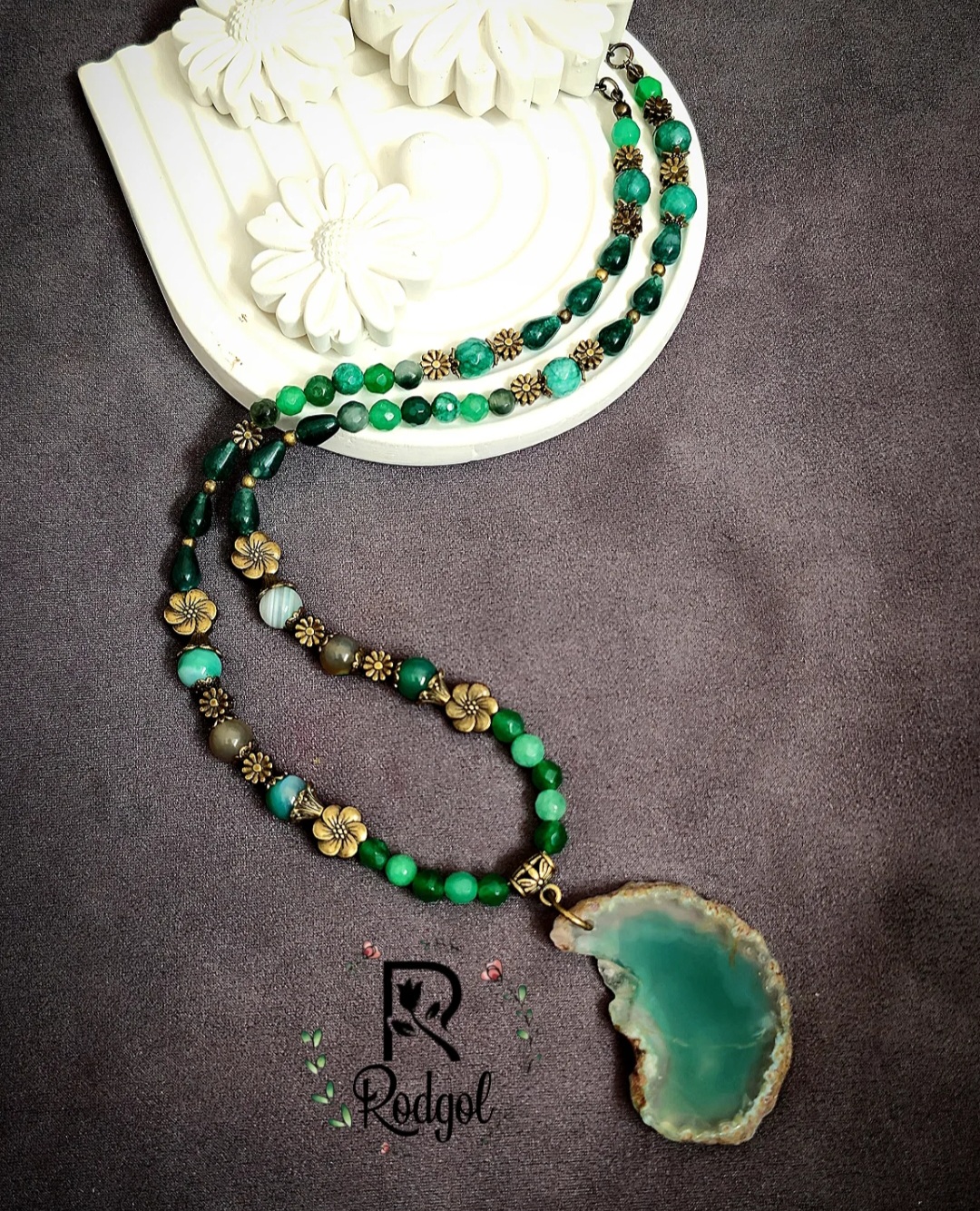 گردنبند سنگی